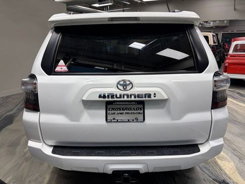 Used 2022 Toyota 4Runner SR5 Premium w/ Moonroof Package AWD/4WD image 41