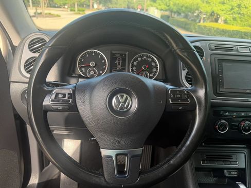 Used 2017 Volkswagen Tiguan Wolfsburg Edition FWD image 17