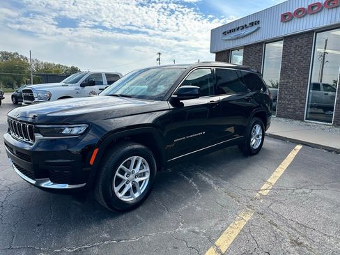 Used 2023 Jeep Grand Cherokee L Laredo image 1