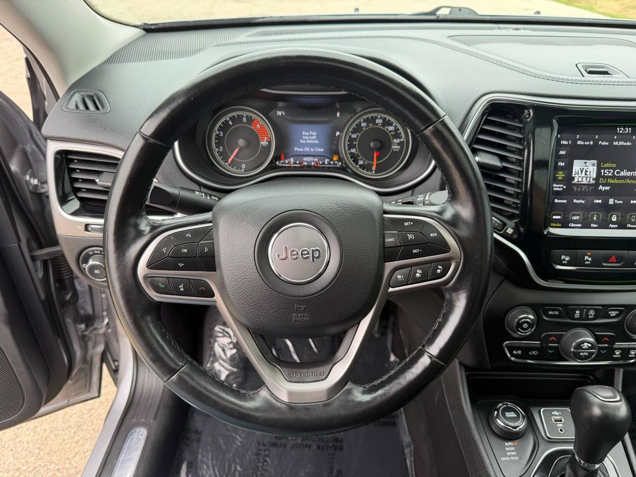 Used 2021 Jeep Cherokee Limited w/ Elite Package AWD/4WD image 17