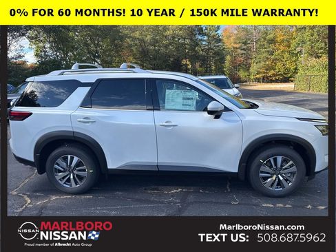 New 2025 Nissan Pathfinder SL image 8