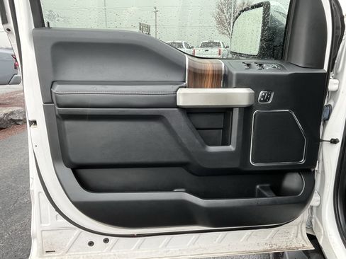 Used 2017 Ford F150 Lariat w/ Equipment Group 502A Luxury image 18