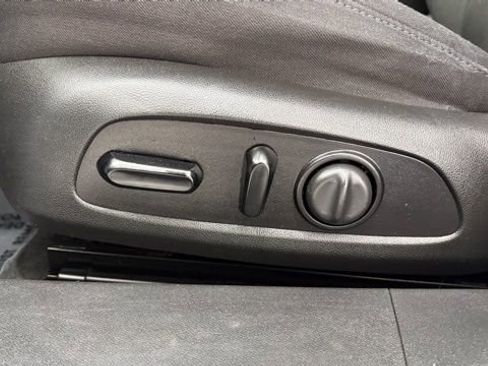 Used 2021 Chevrolet Malibu LT image 12