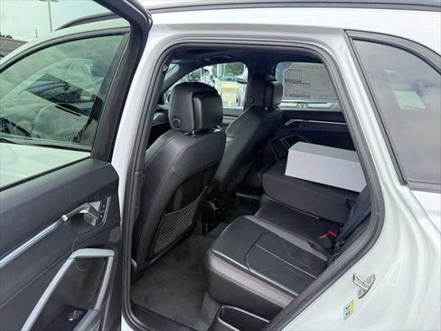 Certified 2025 Audi Q3 2.0T Premium Plus w/ Premium Plus Package image 18