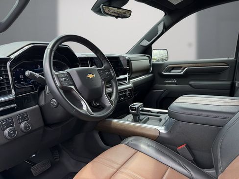 Certified 2023 Chevrolet Silverado 1500 High Country w/ Technology Package AWD/4WD image 15