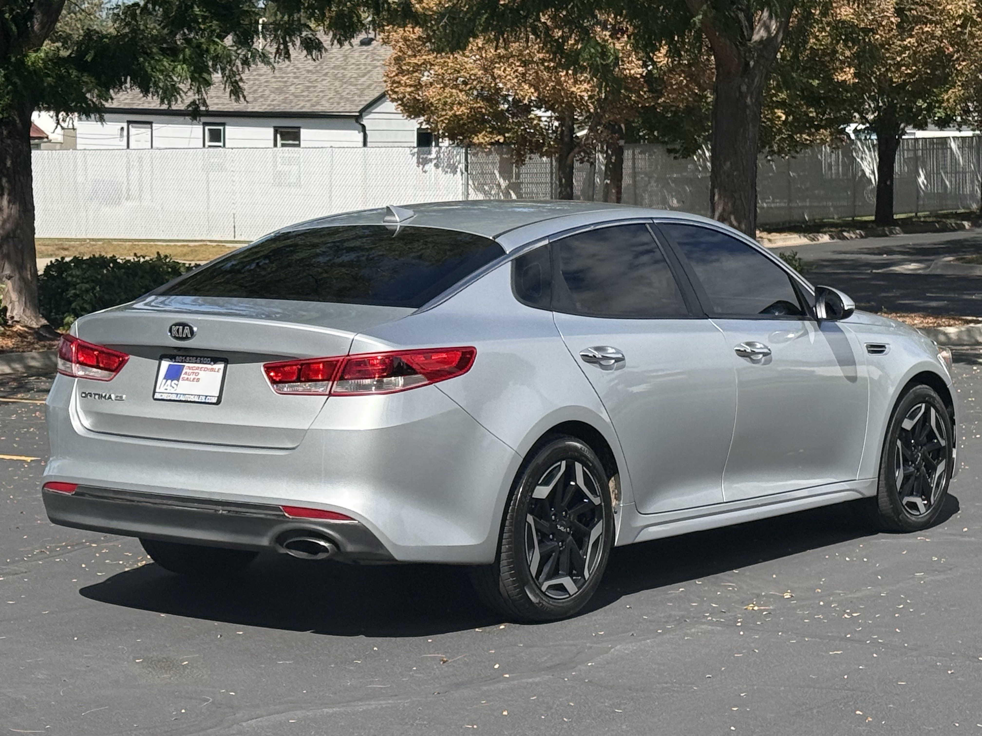 Used 2017 Kia Optima LX FWD image 4