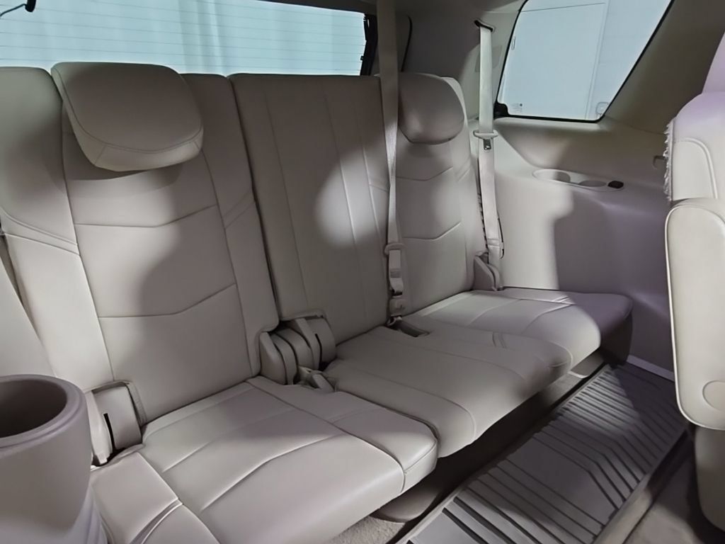 Used 2019 Cadillac Escalade Premium Luxury AWD/4WD image 35