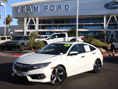 Used 2016 Honda Civic Touring image 2