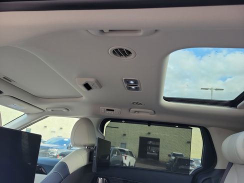 New 2026 Kia Carnival SX Prestige image 10