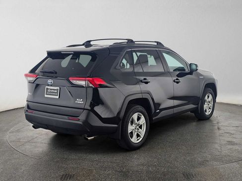 Used 2020 Toyota RAV4 XLE w/ Convenience Package AWD/4WD image 3