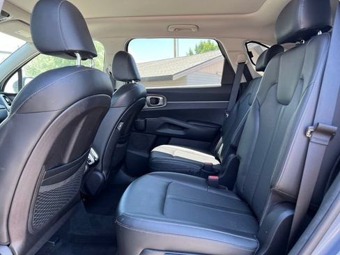 Used 2021 Kia Sorento EX w/ Panoramic Sunroof Package AWD/4WD image 15