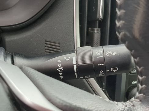 Used 2019 Subaru Forester Premium w/ All-Weather Package image 32