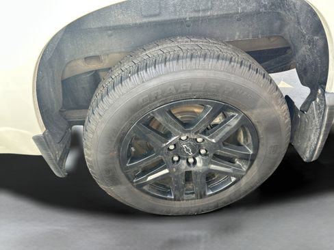 Used 2023 Chevrolet Silverado 1500 Custom image 10