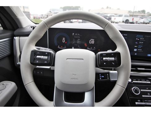 Used 2025 Hyundai Santa Fe SE image 16