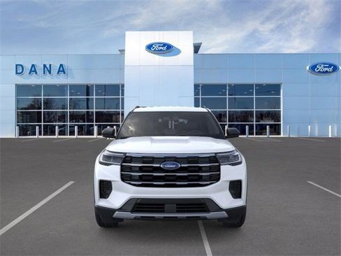 New 2025 Ford Explorer Active image 5