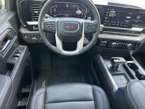 Used 2025 GMC Sierra 1500 SLT w/ SLT Premium Plus Package AWD/4WD image 18