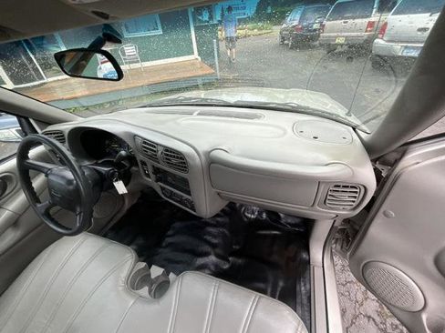 Used 2000 GMC Sonoma SL RWD image 17