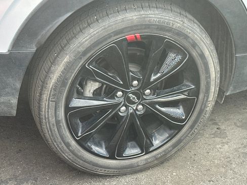 Used 2023 Chevrolet Bolt EUV LT w/ Comfort Package image 7