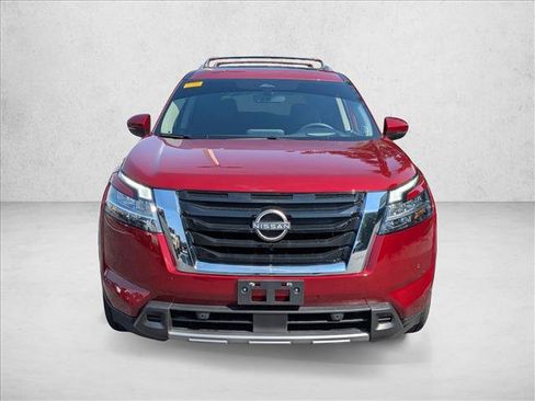 Used 2024 Nissan Pathfinder Platinum w/ Cargo Package FWD image 3
