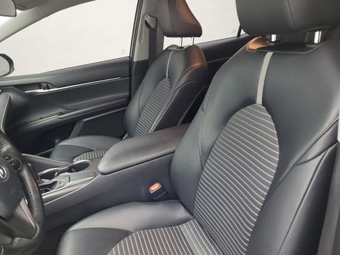 Used 2021 Toyota Camry SE image 17