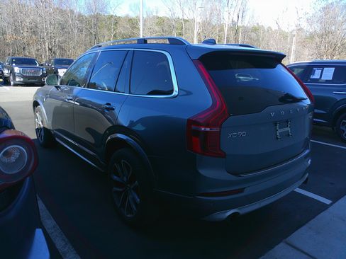 Used 2018 Volvo XC90 T5 Momentum w/ Convenience Package image 9