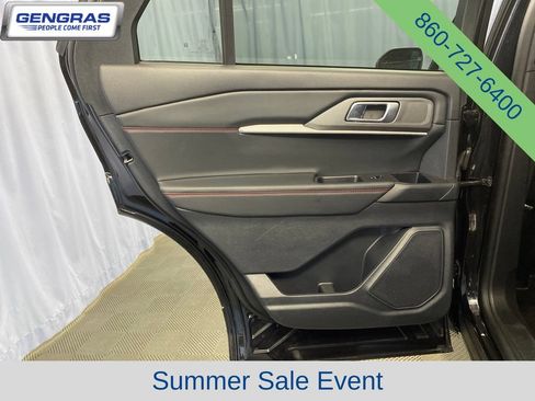 Used 2025 Ford Explorer ST-Line w/ ST-Line Street Pack AWD/4WD image 25