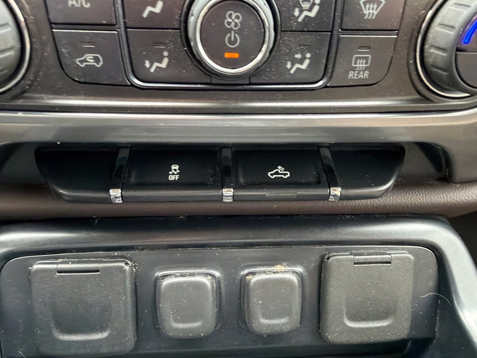 Used 2015 Chevrolet Silverado 1500 LT w/ All Star Edition AWD/4WD image 22