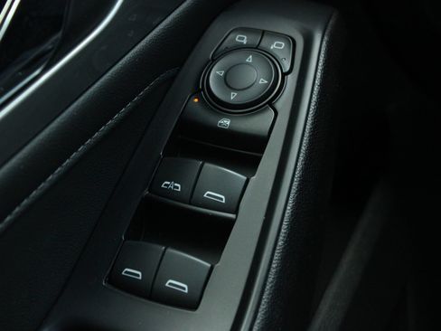 Used 2023 Chevrolet Traverse LT FWD image 26