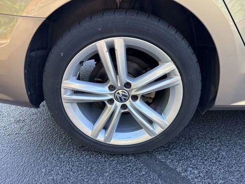 Used 2015 Volkswagen Passat TDI SE FWD image 9