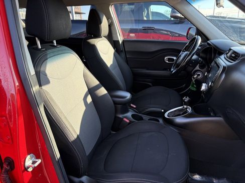 Used 2019 Kia Soul + image 14