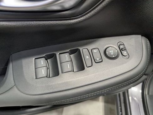Used 2025 Honda HR-V LX image 12