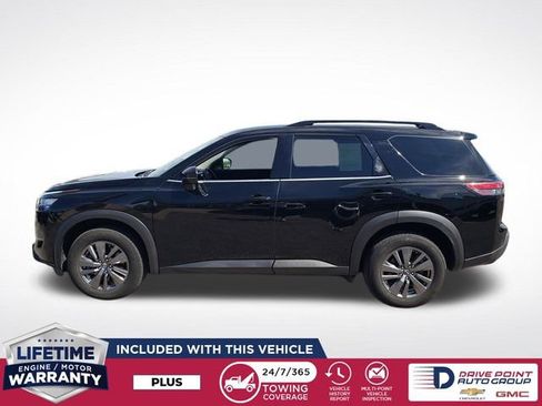 Used 2024 Nissan Pathfinder SV image 4