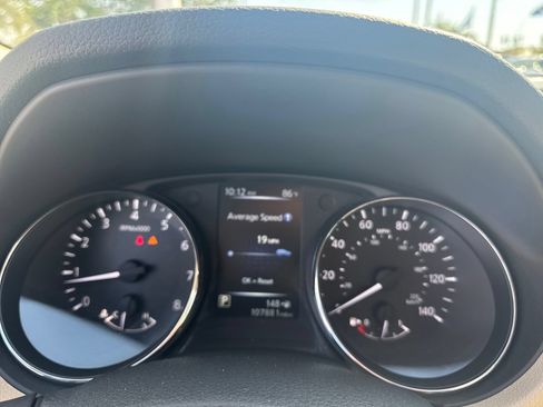 Used 2017 Nissan Rogue SL w/ SL Premium Package FWD image 29