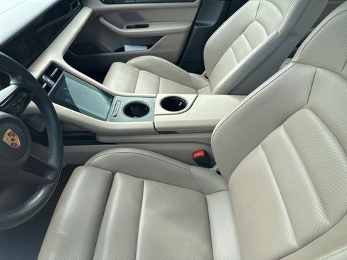 Used 2023 Porsche Taycan RWD image 3