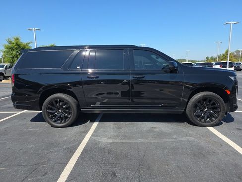 Used 2023 Cadillac Escalade ESV Sport Platinum w/ LPO, ONYX Package AWD/4WD image 5