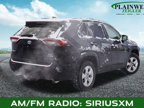 Used 2020 Toyota RAV4 XLE image 3