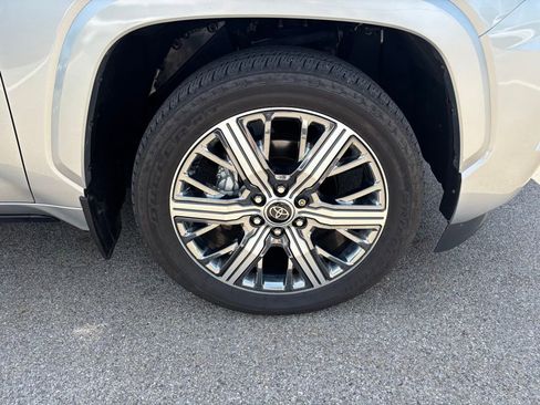 Used 2024 Toyota Sequoia Capstone AWD/4WD image 36