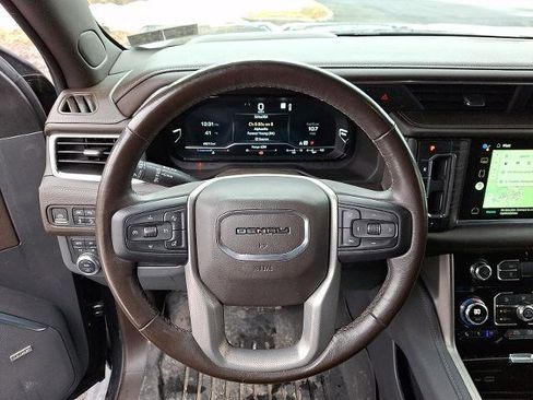 Used 2022 GMC Yukon XL Denali w/ Advanced Technology Package image 22