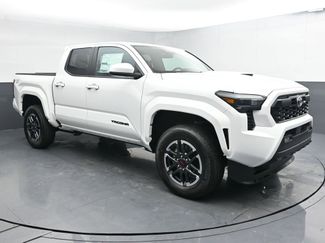 Used 2025 Toyota Tacoma TRD Sport video 2