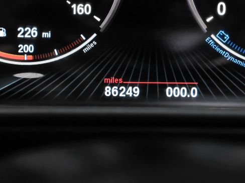 Used 2016 BMW 550i xDrive Sedan image 23