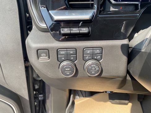 Used 2022 Chevrolet Silverado 1500 LTZ w/ Technology Package image 15