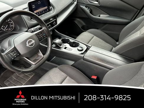 Used 2025 Nissan Rogue SV AWD/4WD image 4