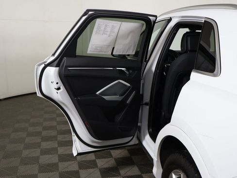 Used 2025 Audi Q3 2.0T Premium image 22