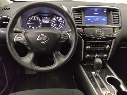 Used 2019 Nissan Pathfinder SV image 22