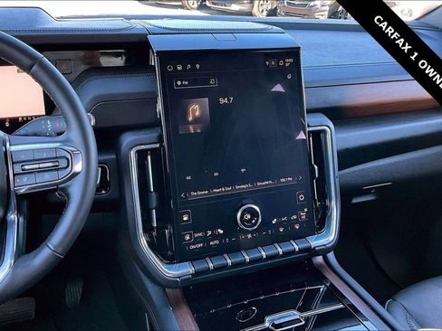 Used 2025 GMC Yukon Denali image 9