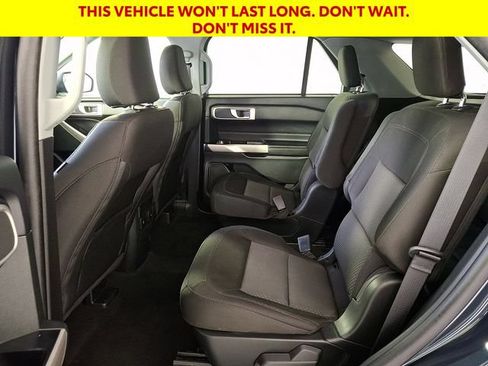 Used 2023 Ford Explorer XLT AWD/4WD image 12
