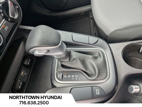 Used 2023 Kia Soul LX FWD image 14