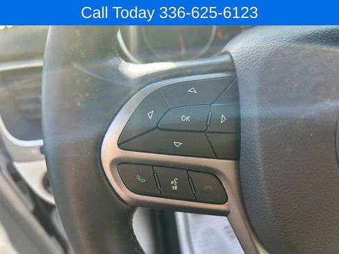 Used 2021 Jeep Cherokee Latitude Lux w/ Comfort/Convenience Group AWD/4WD image 18