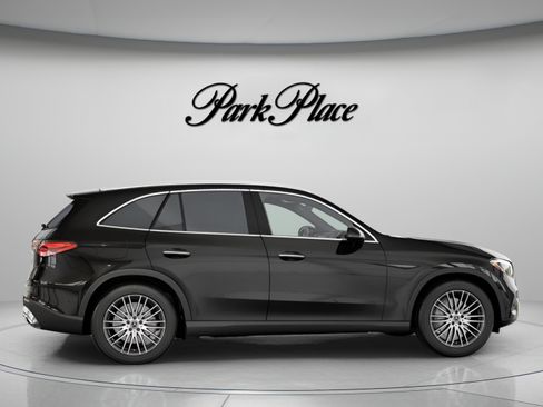 Used 2026 Mercedes-Benz GLC 300 image 25