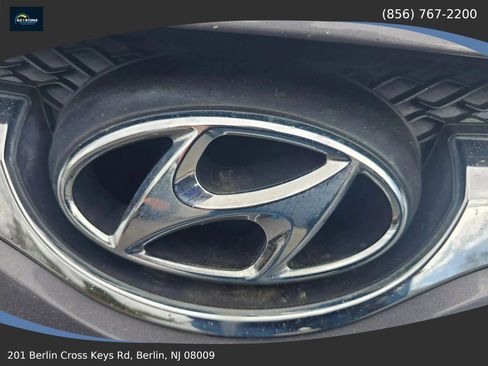Used 2017 Hyundai Veloster Value Edition FWD image 30